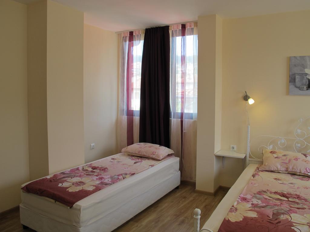 Guest House & Bistro Lefterova Kotel Exterior foto